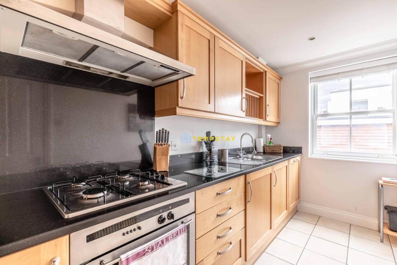 Perfect Spot In Central Windsor & Free Parking! Luaran gambar