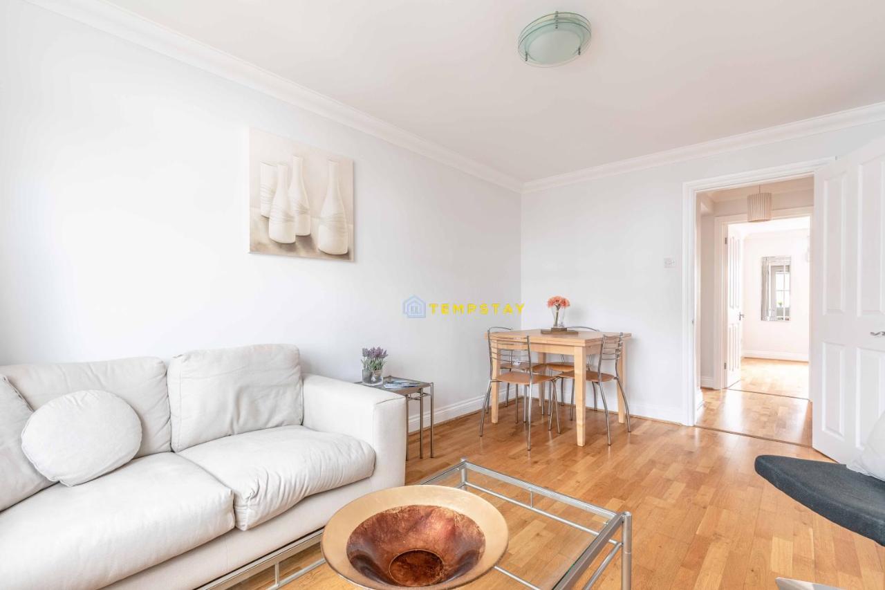 Perfect Spot In Central Windsor & Free Parking! Luaran gambar